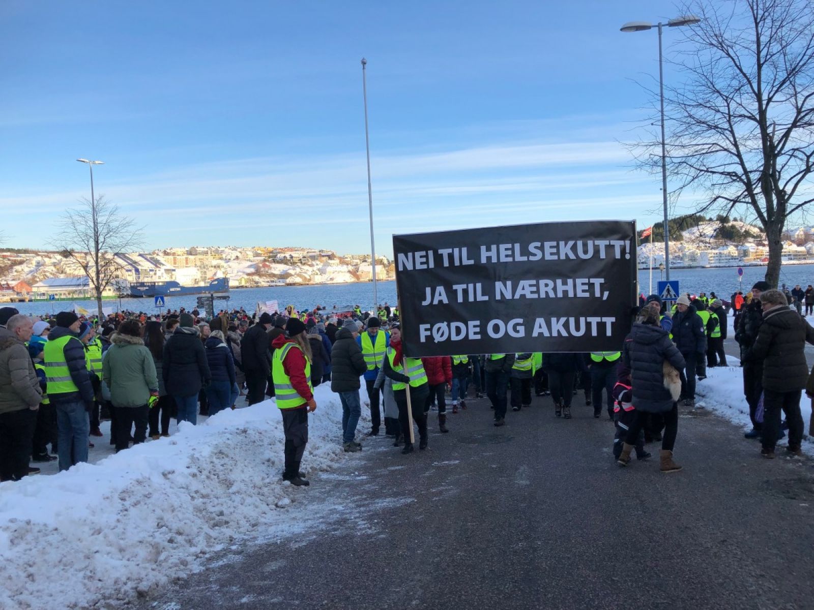 Protest mot foreslått fødekutt og sammenslåing med fødeavdelingen i Molde