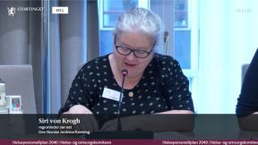 - Sett i proppen før dere skrur mer på kranen